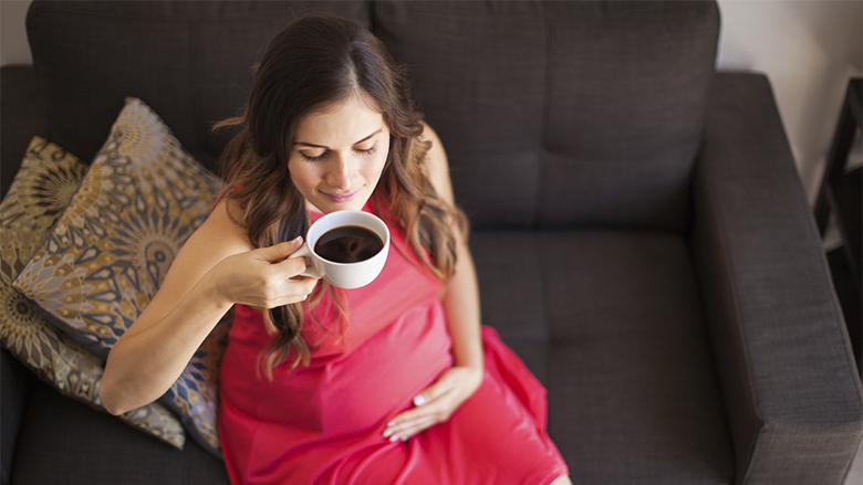 Kafe gjatë shtatzënisë, pa kafeinë, me kafeinë, apo fare?