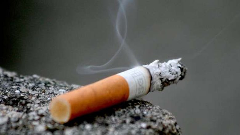 Qeveria në Maqedoni përgatit ligj të ri për pirjen e duhanit