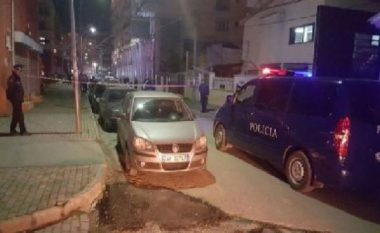 Ngjarje e rëndë në Durrës, djali qëllon babain me armë