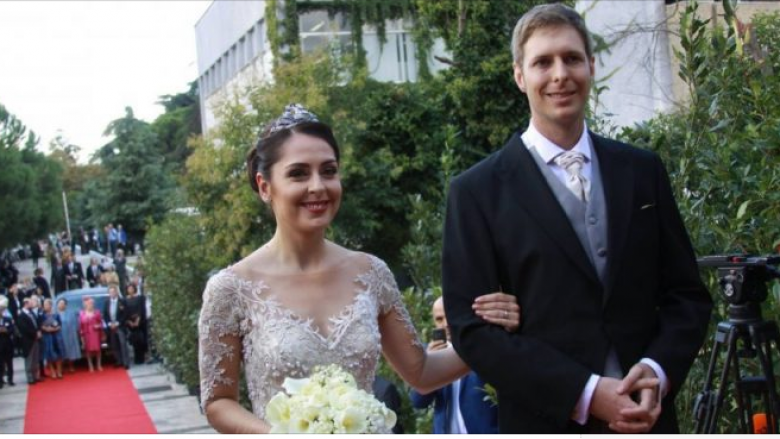 Elia Zaharia: Kjo dasmë, kujtim i bukur për shqiptarët!