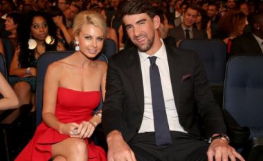 Michael Phelps u martua në fshehtësi: Kush ia rrëmbeu zemrën rekordmenit olimpik? (Foto)