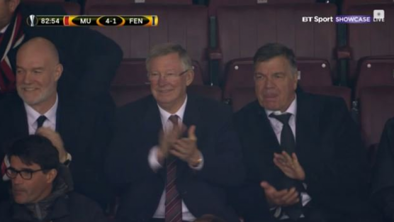 Tifozët dhe Sir Alex Ferguson duartrokasin golin e Van Persiet në Old Trafford (Video)