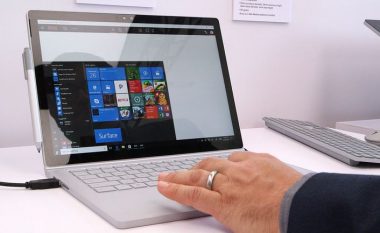 Microsoft prezanton laptopin e ri Surface Book i7