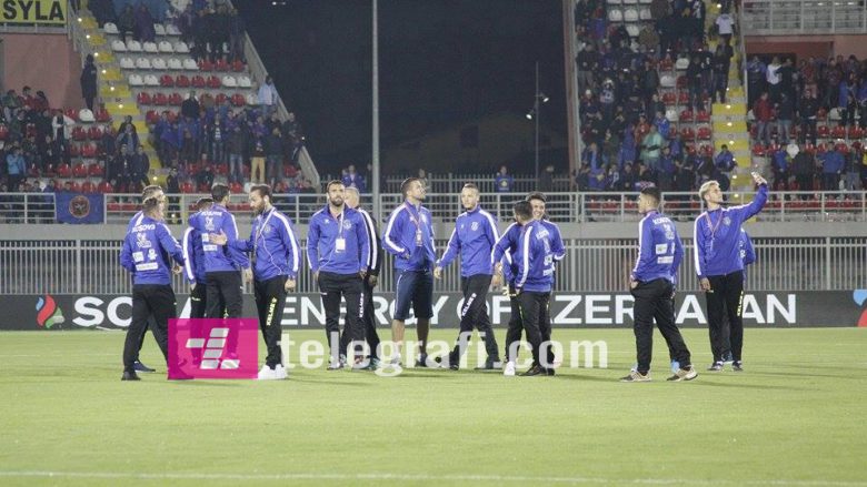 Futbollistët e Kosovës dalin në fushën e “Loro Boriçit’ nën duartrokitjet e mëdha të tifozëve (Foto)
