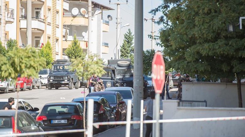 Shpërthim në Turqi, tre policë të vdekur dhe tetë të plagosur (Video)