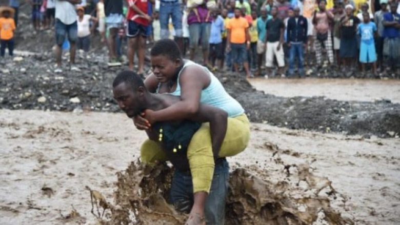 Pas stuhisë, anulohen zgjedhjet presidenciale në Haiti