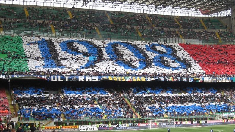 Ultrasit e Interit protestojnë gjatë ndeshjes ndaj Torinos