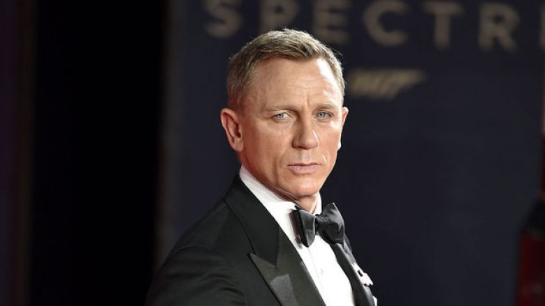 Cary Joji Fukunaga është regjisor i James Bondit të ardhshëm, ndërsa Daniel Craig  do ta luajë agjentin ‘007’