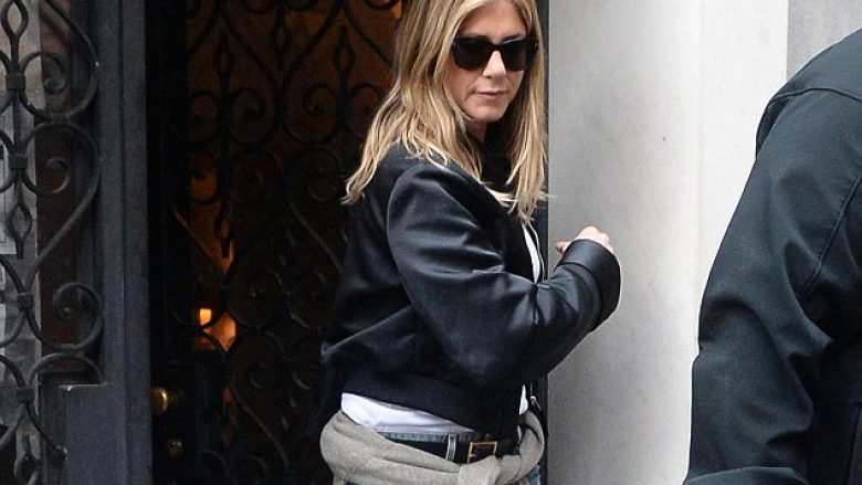 Jennifer Aniston rrugëve të New Yorkut, teksa Brad Pitt dhe Angelina Jolie arrijnë marrëveshjen për fëmijët