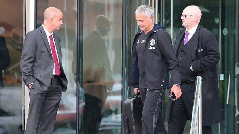 Mourinho nuk zhvendoset në Manchester: A po përgatitet të largohet prej Unitedit! (Foto)