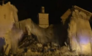 Shihni se si tërmeti shkatërroi kishën, për vetëm disa sekonda (Video)