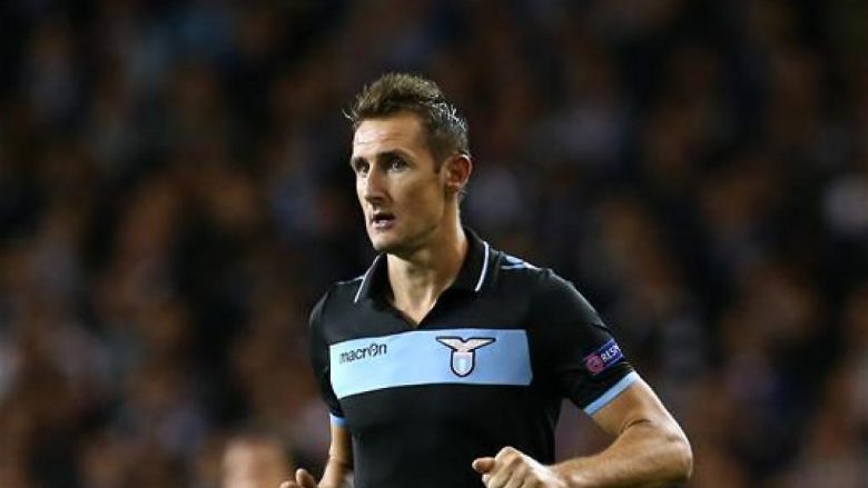 Klose mund të përfundoj te Napoli si zëvendësues i Milikut