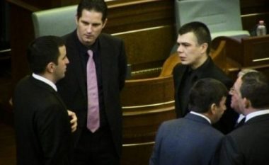 Analistët thonë se ‘Srpska’ do të kthehet në Kuvend