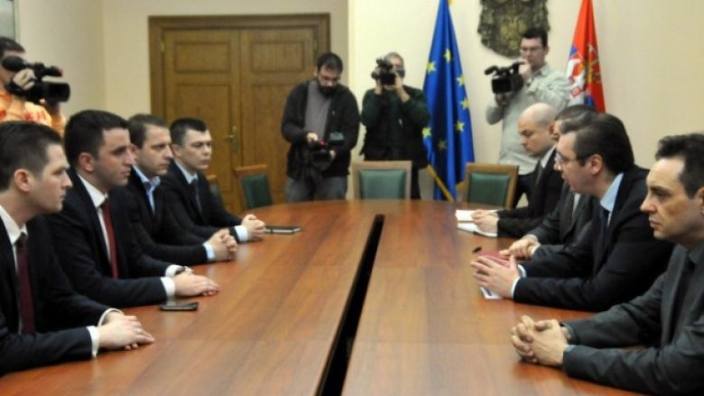Lista Serbe dorëzohet para Vuçiqit, “ngrihet” përsëri