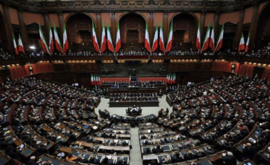 Politikani italian: Shqipëria, një strehë për kriminelë (Video)