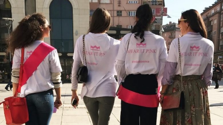 Edhe misset ishin pjesë e kampanjës sensibilizuese kundër kancerit të gjirit (Foto)
