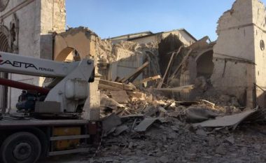 Pamjet e para nga rrënimet që bëri tërmeti në Itali (Foto/Video)