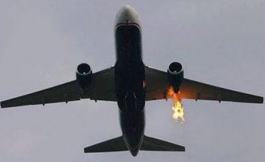 Shpeza ia djeg motorin, aeroplani aterron dhunshëm në Prishtinë