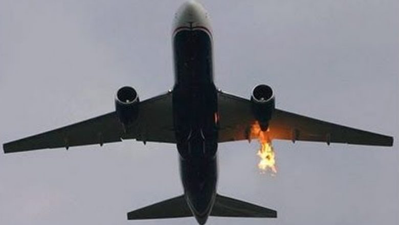 Shpeza ia djeg motorin, aeroplani aterron dhunshëm në Prishtinë