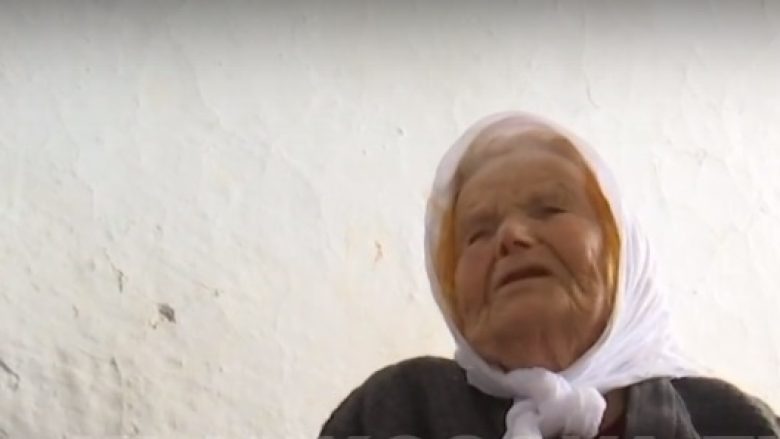 Fate të rënda njerëzish: Plaka 93-vjeçare e përjetoi proverbin se njeriu është më i fortë se guri! (Video)