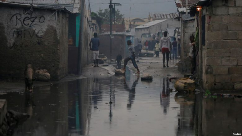 Haiti: Të paktën 339 të vdekur nga uragani Matthew (Foto)