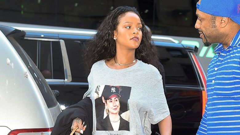 Rihanna, një përkrahëse e madhe e Hillary Clinton (Foto)