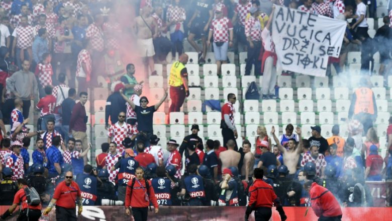 Torcida kroate planifikon ndërprerjen e ndeshjes Kosova-Kroacia! (Foto)