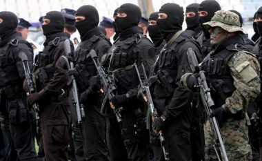 Serbët e arrestuar në Podgoricë ikin në Beograd, frikësohen nga Forcat Speciale të Kosovës