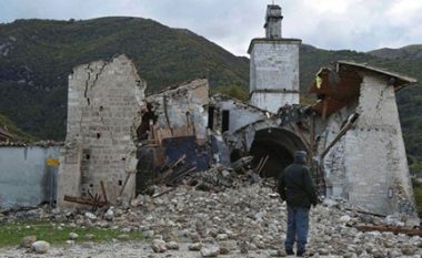 Itali, shembje masive ndërtesash nga tërmetet, pa të lënduar (Video)