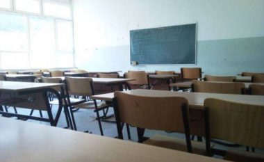Objekti i djegur i shkollës në Bogovinë ende nuk rinovohet, mësimi zhvillohet në xhami e çajtore