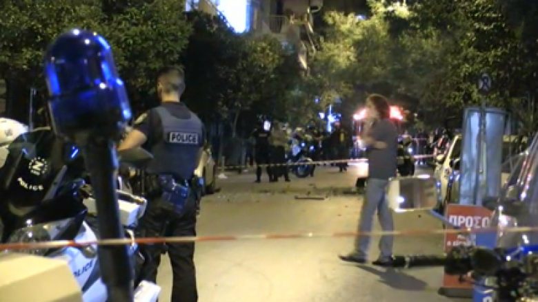 Shpërthim në Athinë, dyshohet për sulm terrorist