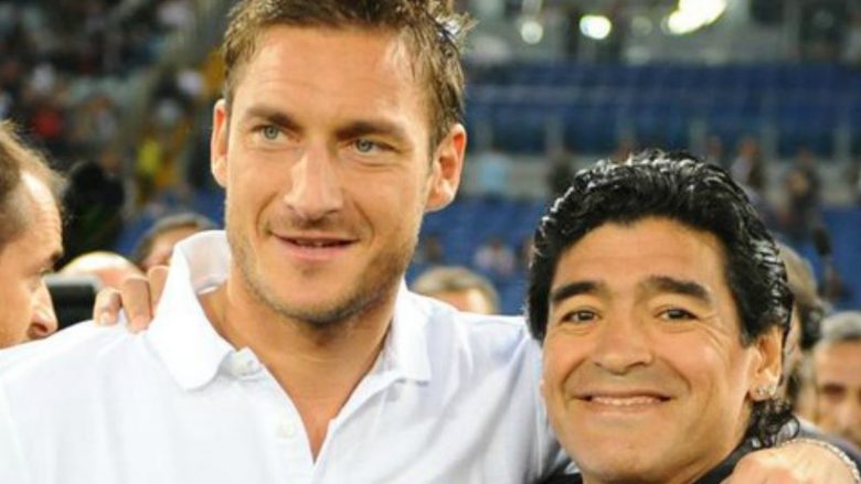 Maradona: Totti duhet të vazhdojë të luajë