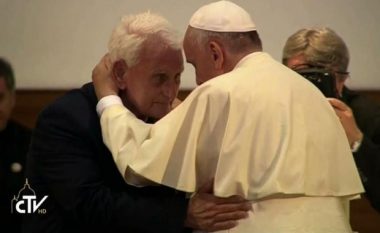 Papa Françesku e shpall kardinal priftin shqiptar që vuajti 28 vjet burg (Video)