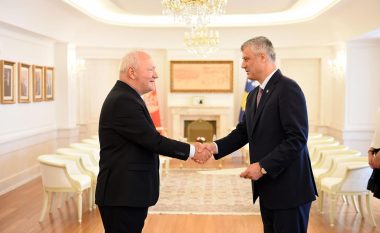 Thaçi priti ambasadorin e ri të Malit të Zi në Kosovë, pranoi kredencialet e tij