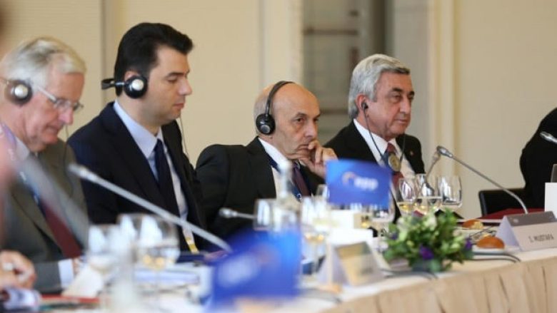 Mustafa në samitin e Partive Popullore kërkon liberalizimin e vizave për Kosovën