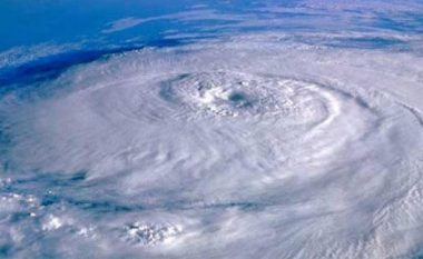 Tajfuni i fuqishëm Haima pritet të godas Filipinet