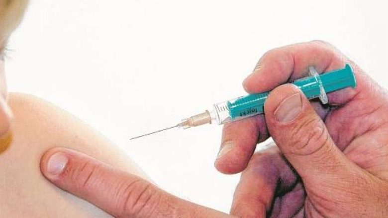 Sot fillon testimi i vaksinës kundër coronavirusit tek njerëzit në Mbretërinë e Bashkuar