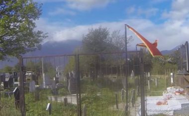 Në varrezat e Pavlanit të Pejës s’ka më vende, të vdekurit varrosen në një fshat tjetër (Video)