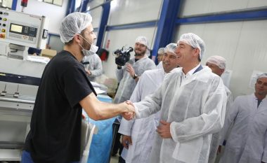 Veseli vizitoi fabrikën KIVO në Kaçanik