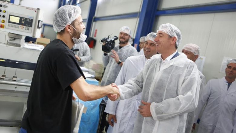 Veseli vizitoi fabrikën KIVO në Kaçanik