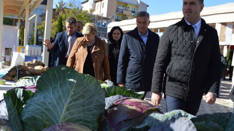 Në Podujevë u hap Panairi i produkteve vendore