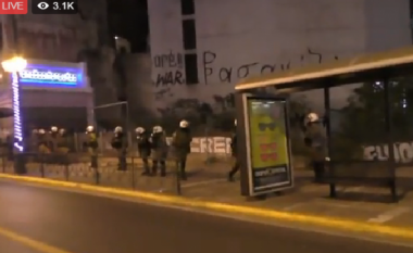 Protesta kundër Obamës në Athinë, përleshje me policinë (Live)