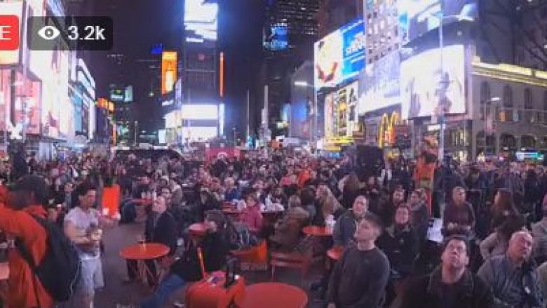 Atmosfera në Times Square të New Yorkut (Live-Video)