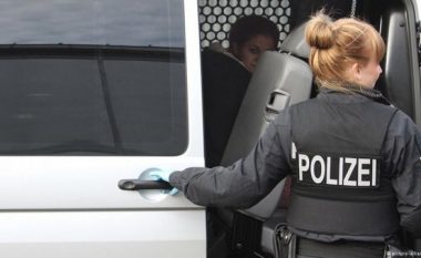 Gjermania dëbon masivisht azilkërkues nga Ballkani