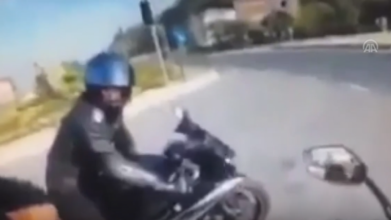 E tmerrshme: Motoçiklisti filmon vdekjen e vet me kamerën që e kishte në helmetë! (Video, +18)