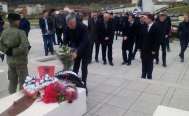 Thaçi nga Prekazi: Festat e Nëntorit le të jenë bashkim i shqiptarëve
