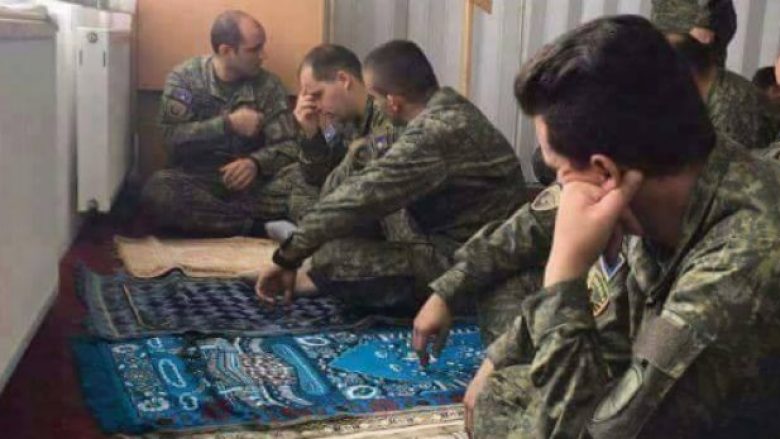 MFSK: Ushtarët e FSK-së shkelën rregulloren e brendshme kur publikuan foto nga namazi