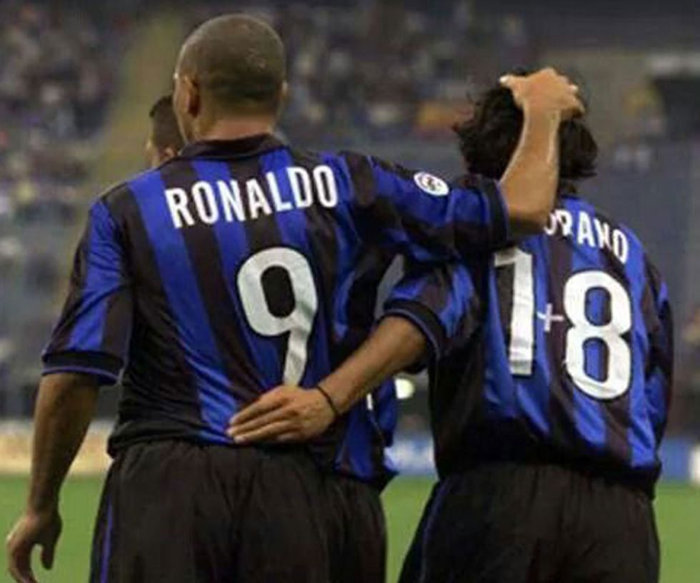 Ronaldo dhe Zamorano duke festuar një nga golat e Interit