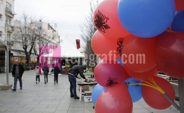 Prishtina “e veshur” nën petkun kuq e zi (Foto)