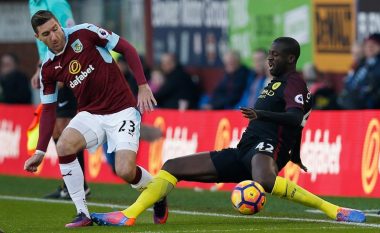 Burnley kalon në epërsi ndaj Cityt me një gol të mrekullueshëm (Video)